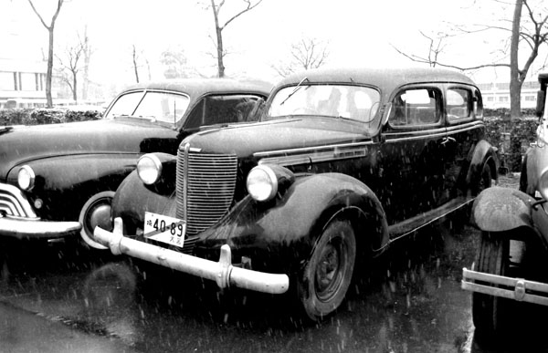 38-1b  292-14b 1938 Chrysler Royal Six 4dr.Sedan.jpg